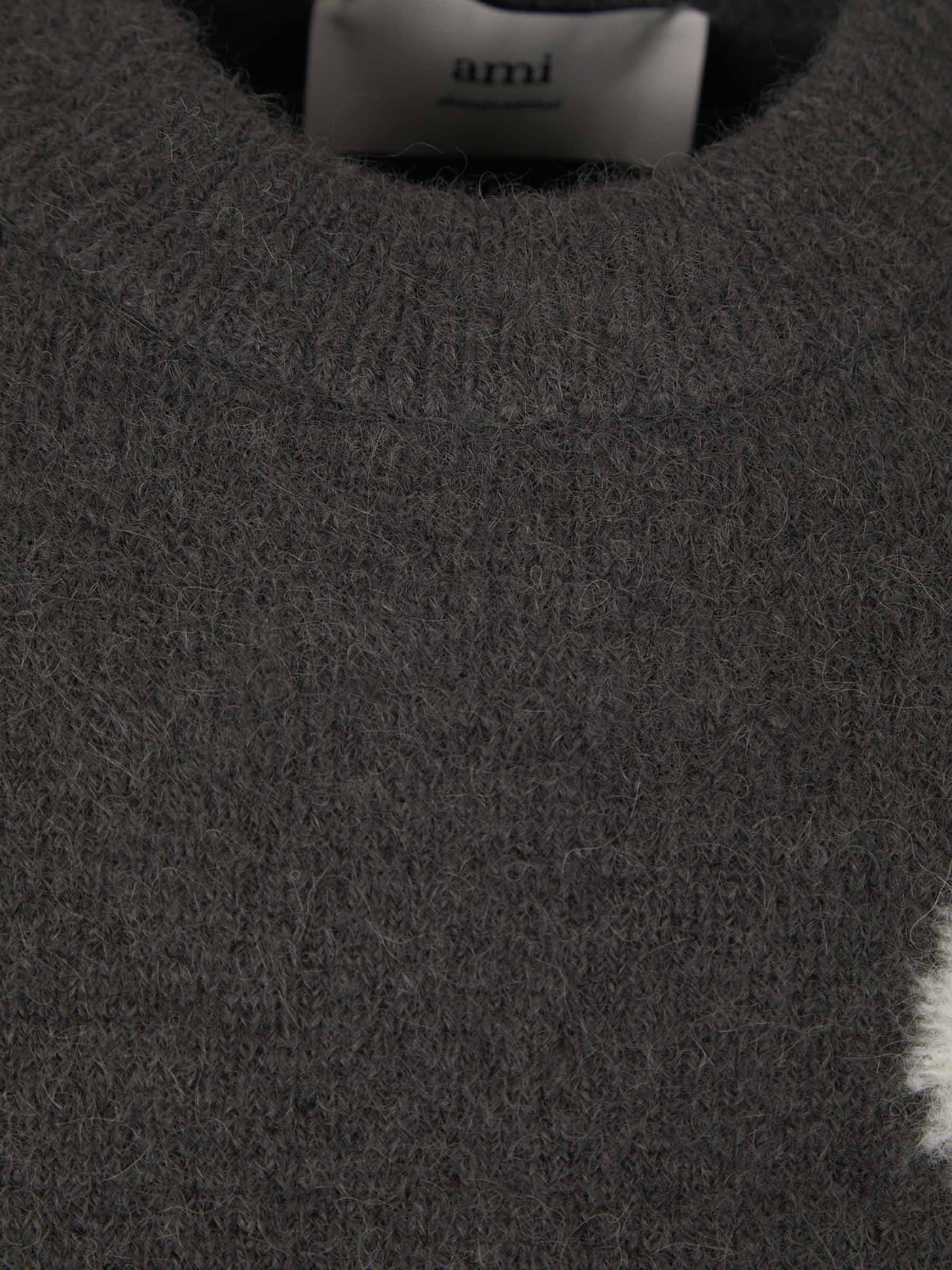 "AMI" - HEART SWEATER